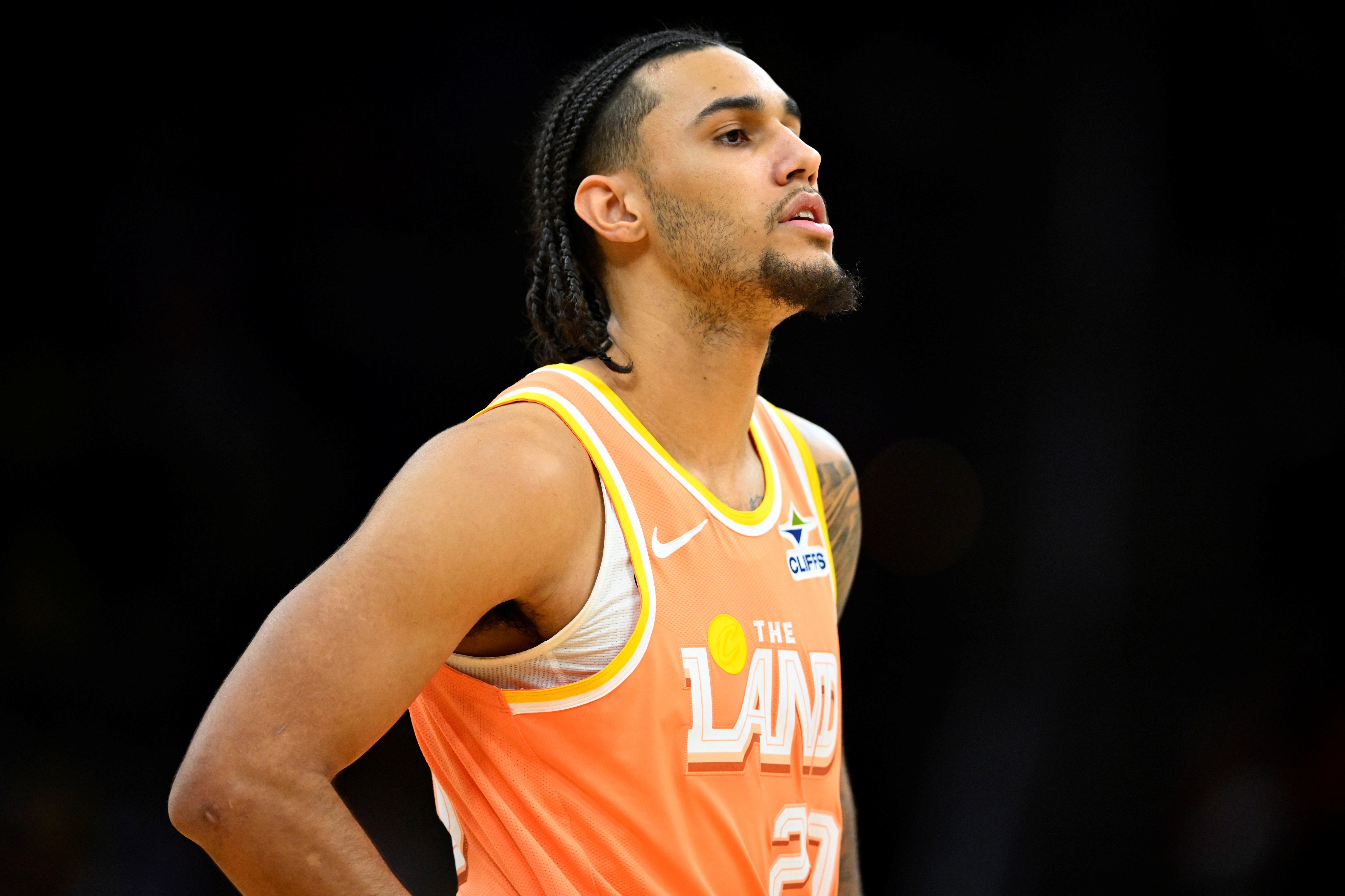 开云-表现很全面！泰森先发10中5贡献14分9板&amp;填满数据栏 三分3中2