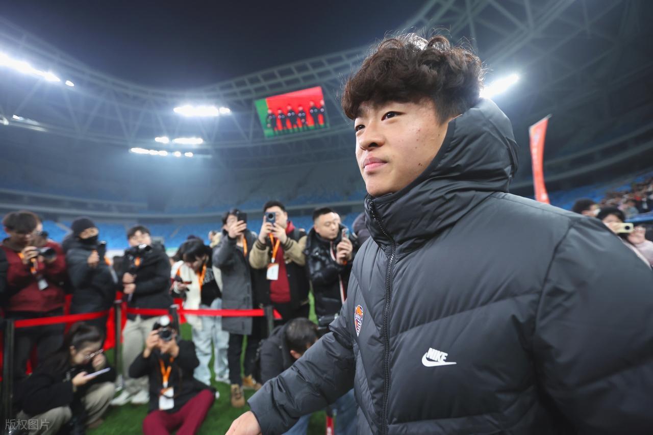 开云-官宣！U17国足公布名单，邝兆镭领衔，帅惟浩入选，备战5月亚洲杯